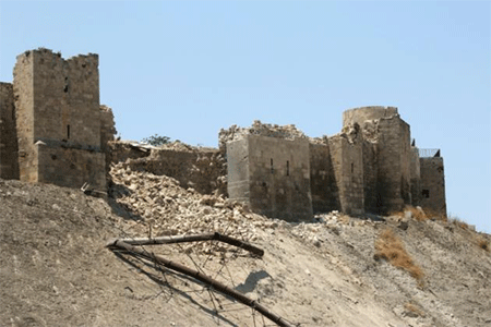 Una explosión daña la muralla de la ciudadela de Alepo